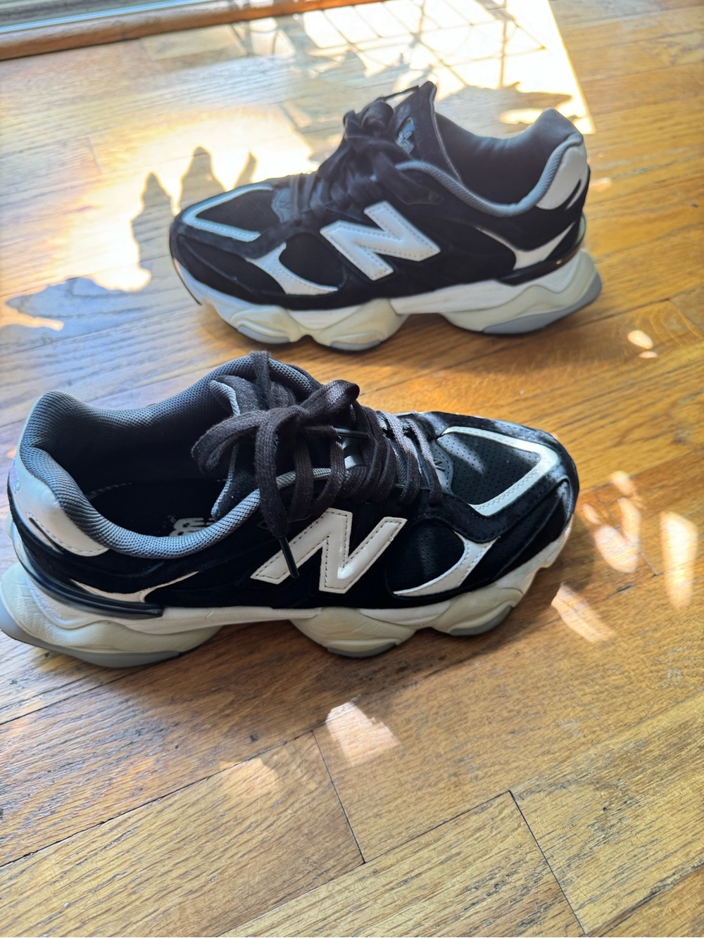New Balance 9060 Black/White Sneakers – Men’s 6.5 / Women’s 8 - Picture 2 of 6